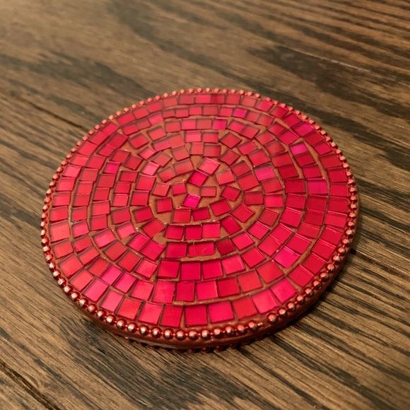 Red Glass Pieces Compact Mirror, Mosaic Art, Broken Glass Mosaic, Mosaic Tiles - Picture 2 of 3